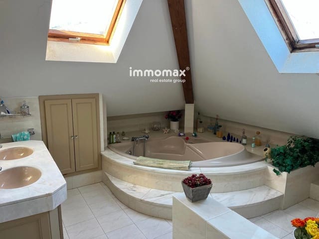6 slaapkamer Villa te koop in Santa Eulàlia de Ronçana met zwembad garage - € 599.900 (Ref: 9386362)