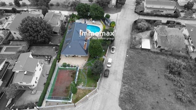 6 bedroom Villa for sale in Santa Eulàlia de Ronçana with pool garage - € 599,900 (Ref: 9386362)