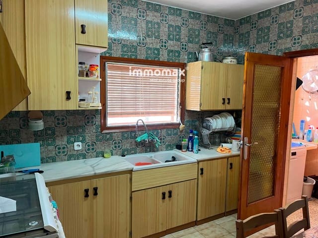 4 sypialnia Willa na sprzedaż w Santa Eulàlia de Ronçana z basenem - 475 000 € (Ref: 9386882)