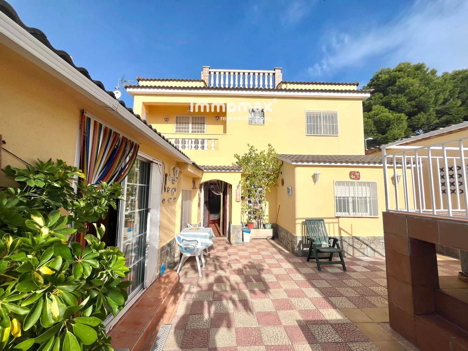 4 soveværelse Villa til salg i Vilanova i la Geltru med swimmingpool garage - € 355.000 (Ref: 9388728)