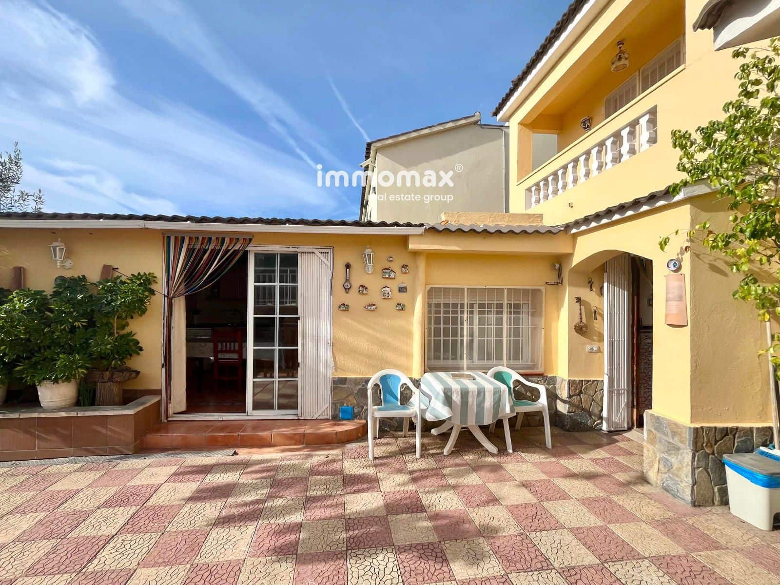 4 soveværelse Villa til salg i Vilanova i la Geltru med swimmingpool garage - € 355.000 (Ref: 9388728)