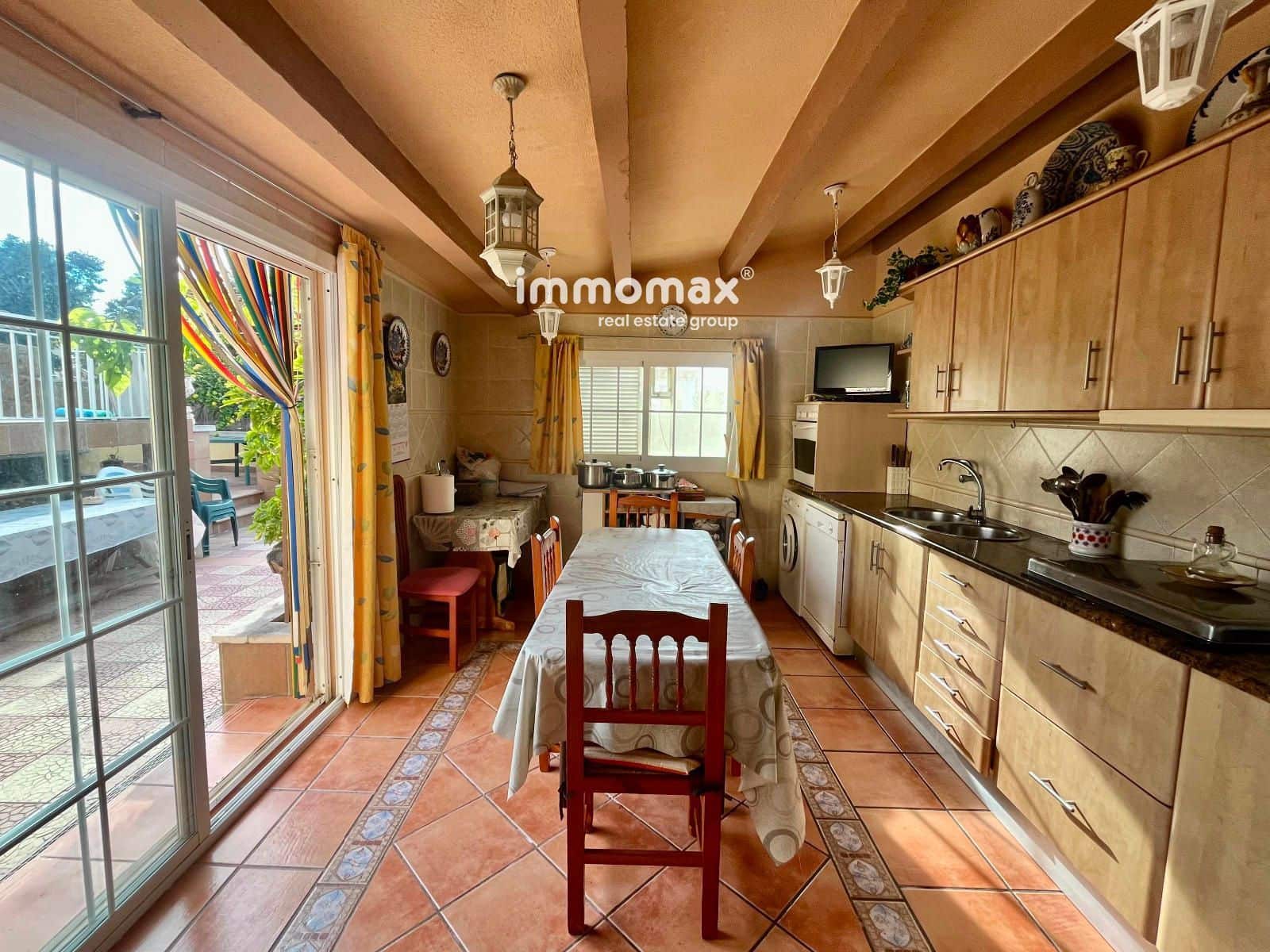 4 soveværelse Villa til salg i Vilanova i la Geltru med swimmingpool garage - € 355.000 (Ref: 9388728)