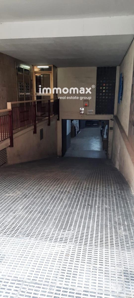 Commerciale in vendita in Esplugues de Llobregat con garage - 395.000 € (Rif: 9388729)