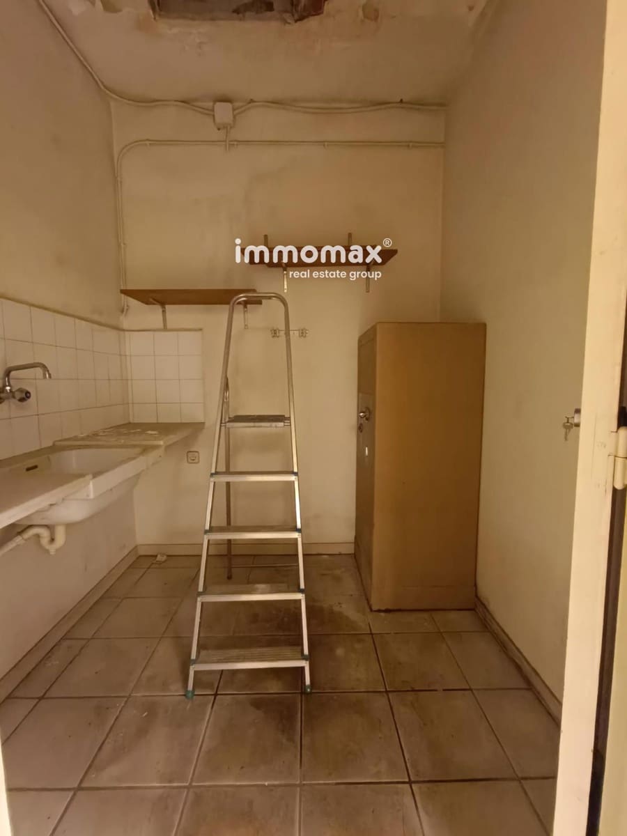 Commerciale in vendita in Esplugues de Llobregat con garage - 395.000 € (Rif: 9388729)