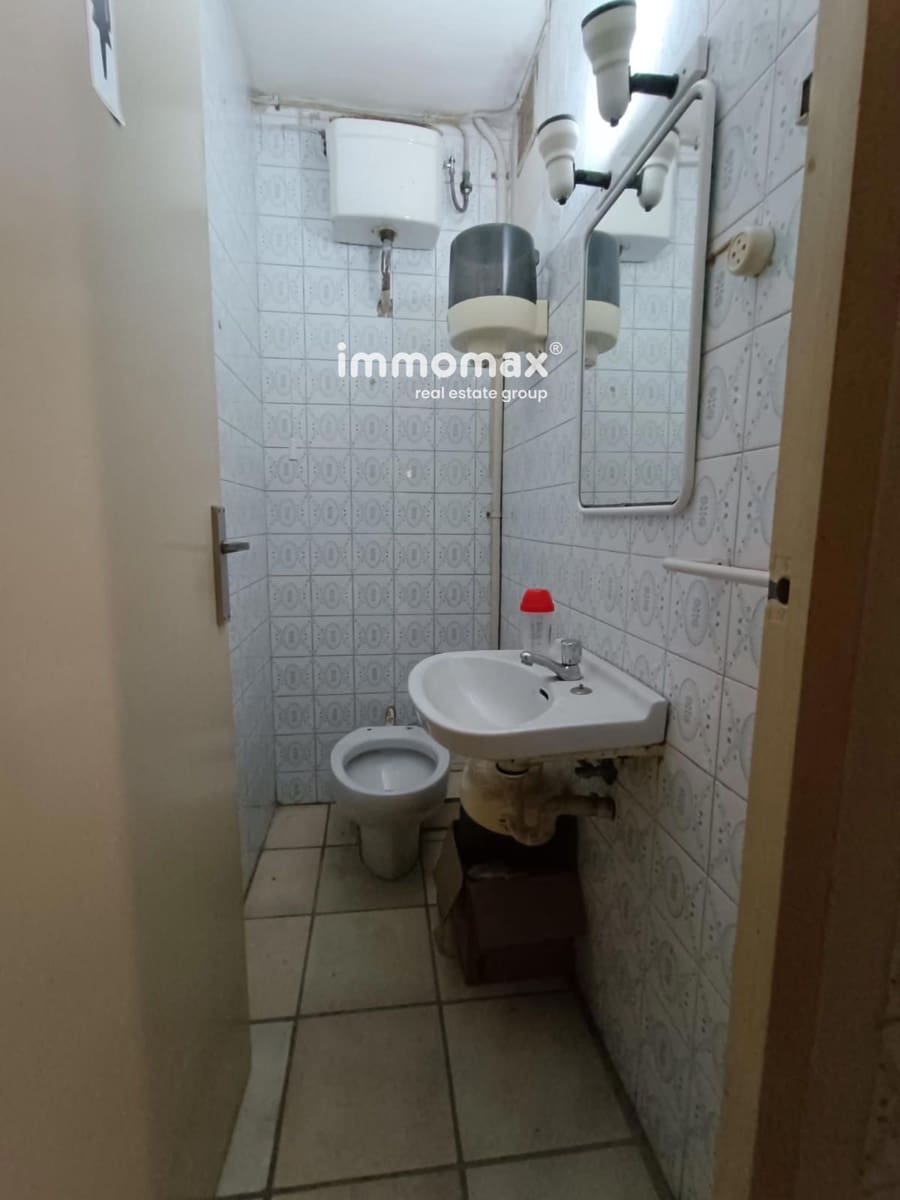 Commerciale in vendita in Esplugues de Llobregat con garage - 395.000 € (Rif: 9388729)