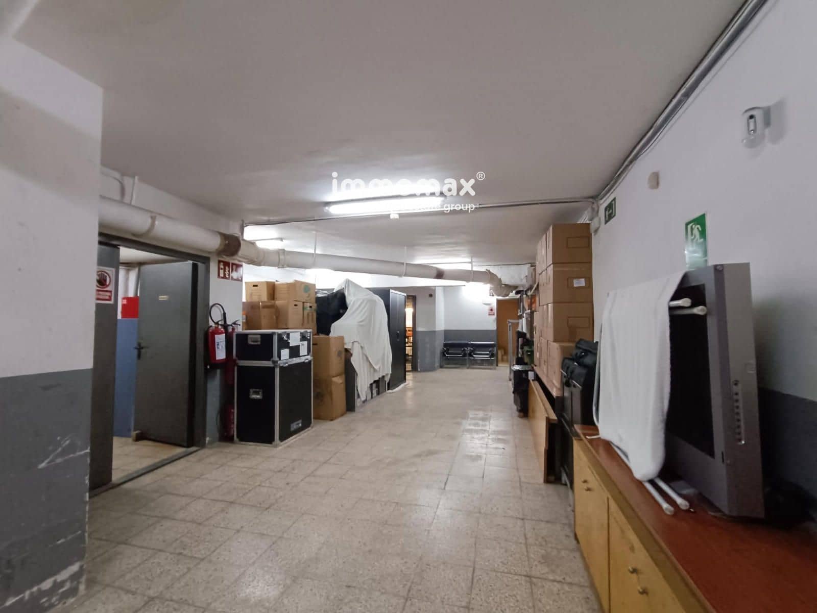 Commerciale in vendita in Esplugues de Llobregat con garage - 395.000 € (Rif: 9388729)