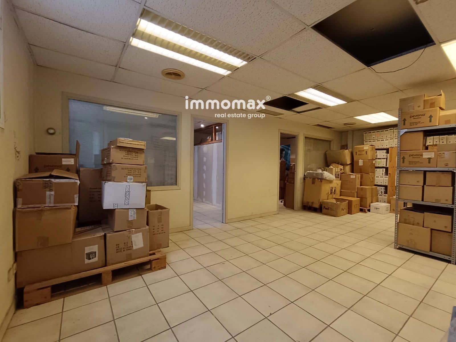 Commerciale in vendita in Esplugues de Llobregat con garage - 395.000 € (Rif: 9388729)