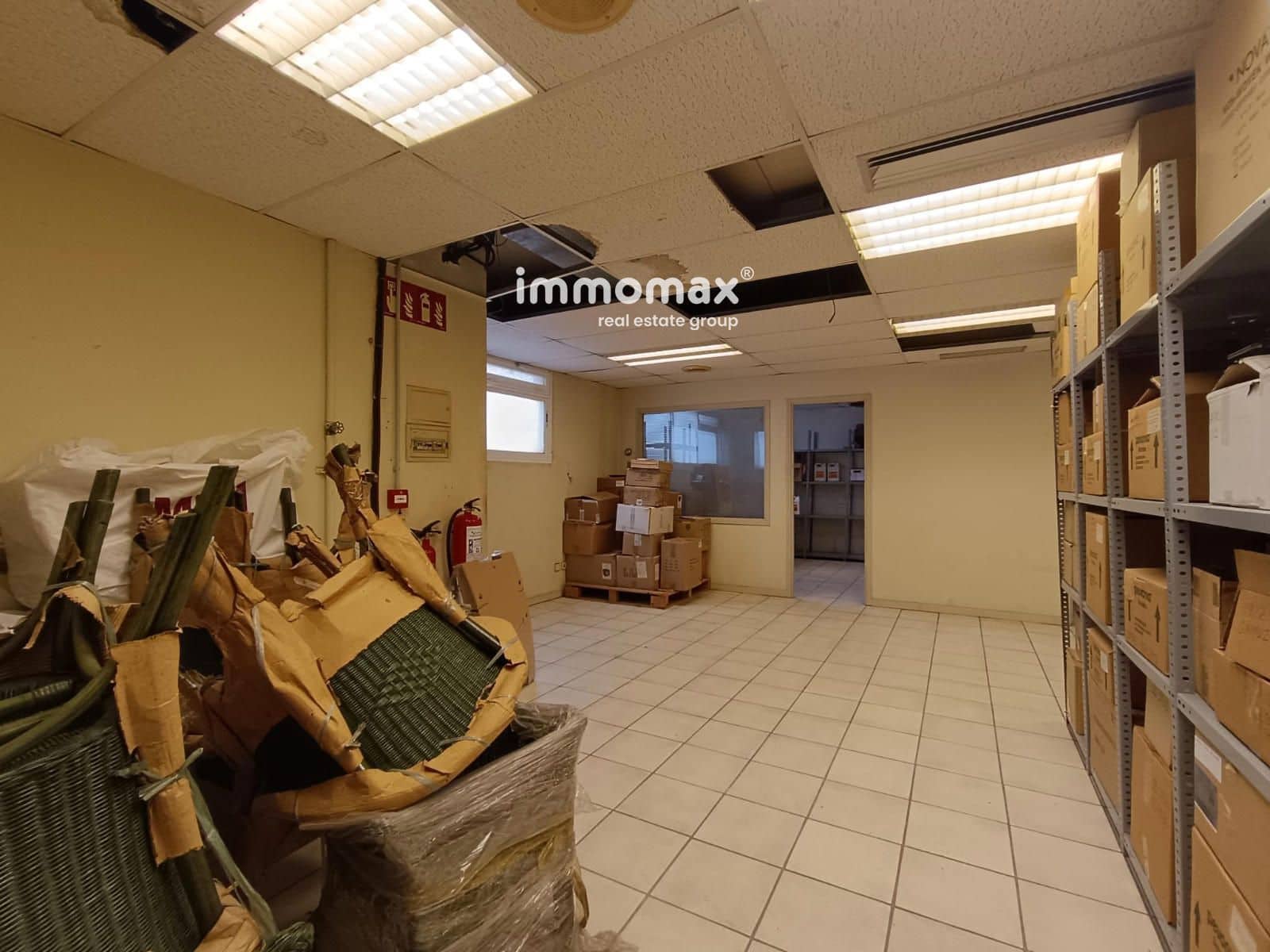 Commerciale in vendita in Esplugues de Llobregat con garage - 395.000 € (Rif: 9388729)