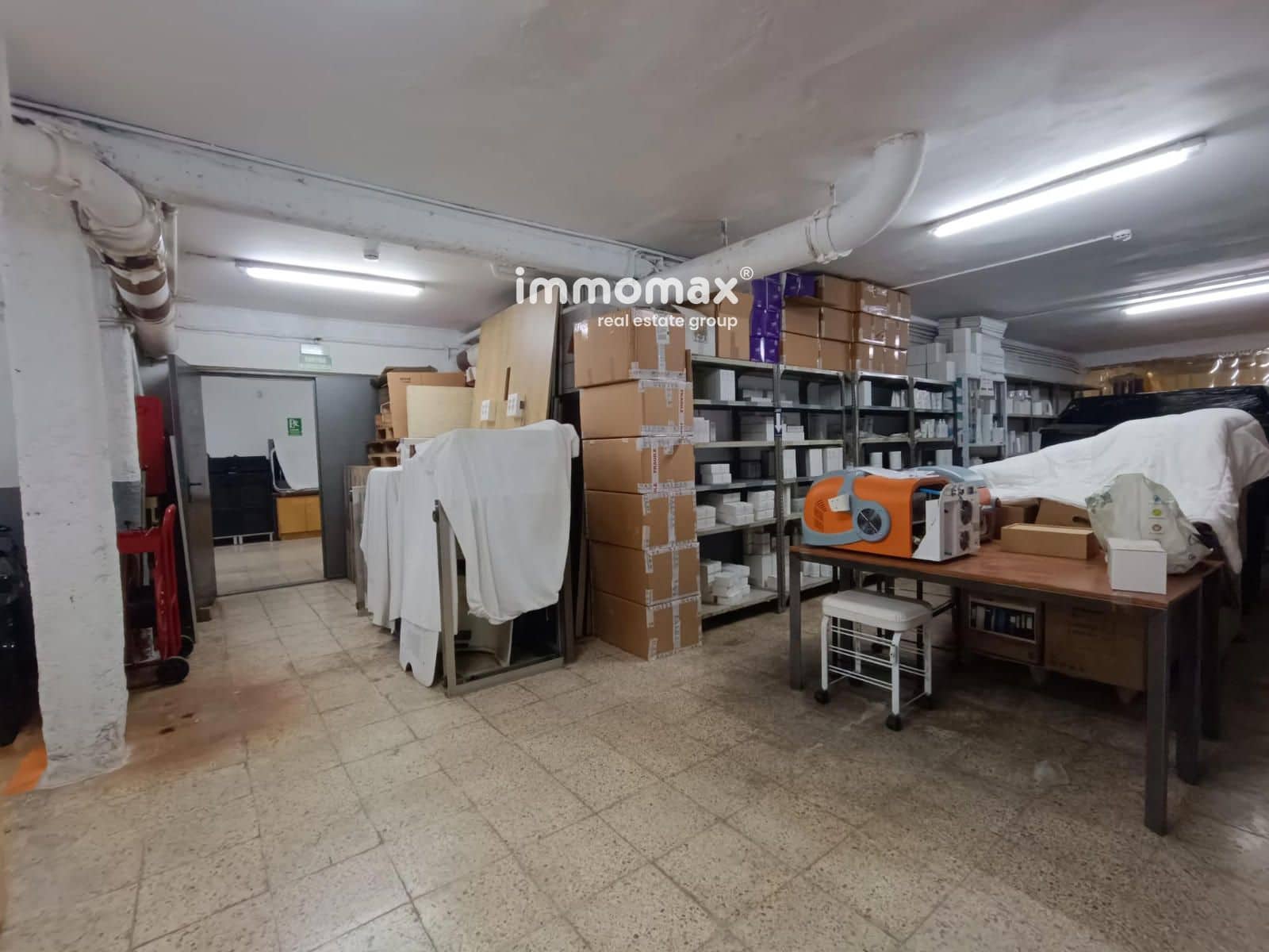Commerciale in vendita in Esplugues de Llobregat con garage - 395.000 € (Rif: 9388729)