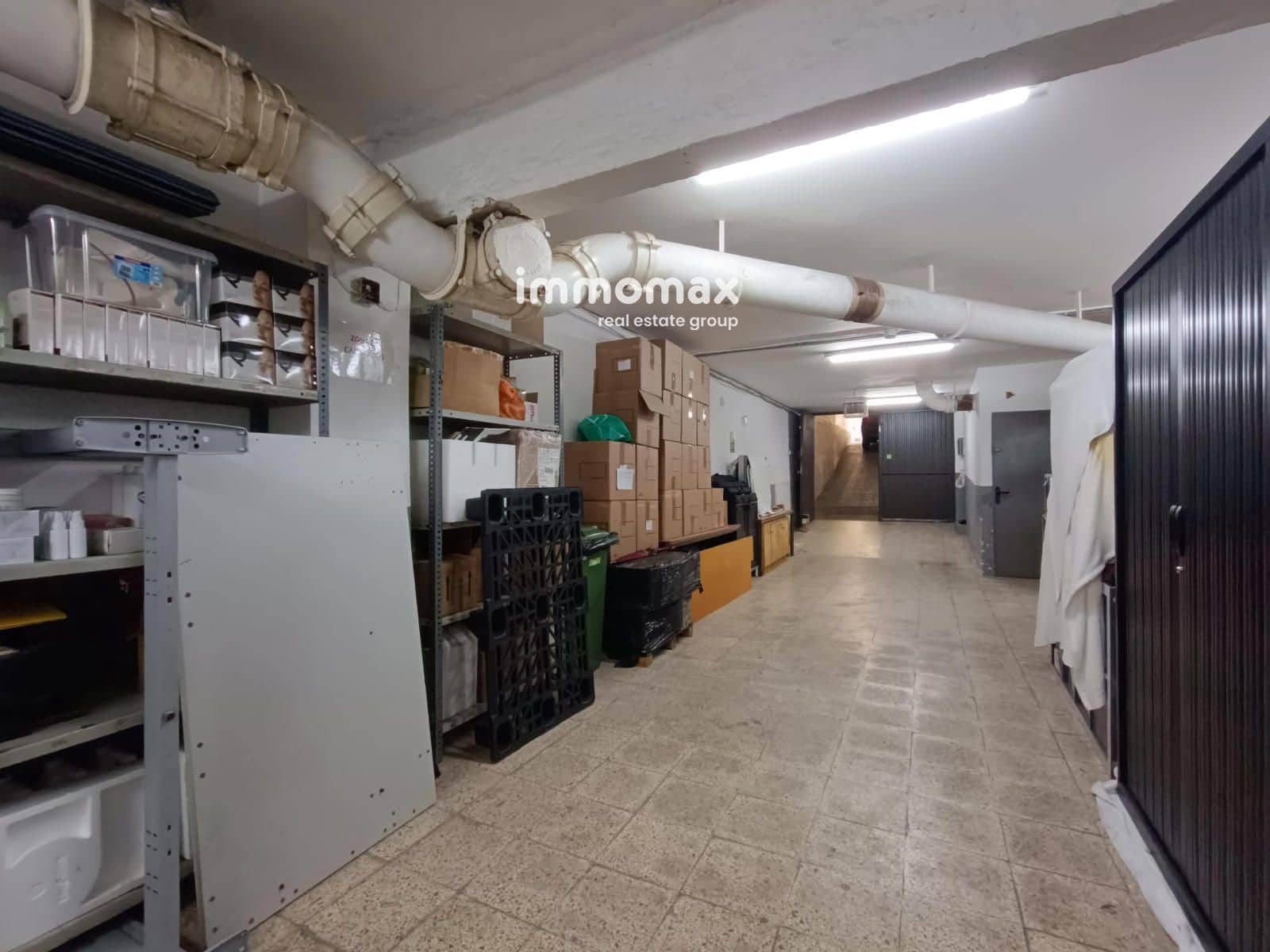 Commerciale in vendita in Esplugues de Llobregat con garage - 395.000 € (Rif: 9388729)