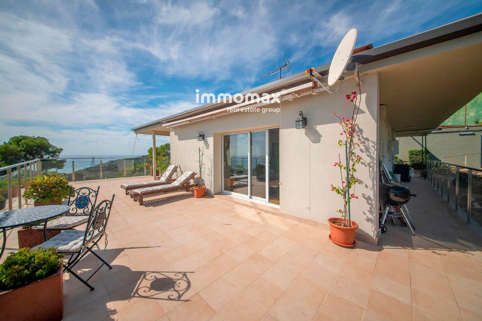 3 bedroom Penthouse for sale in Castelldefels with pool garage - € 755,000 (Ref: 9404686)