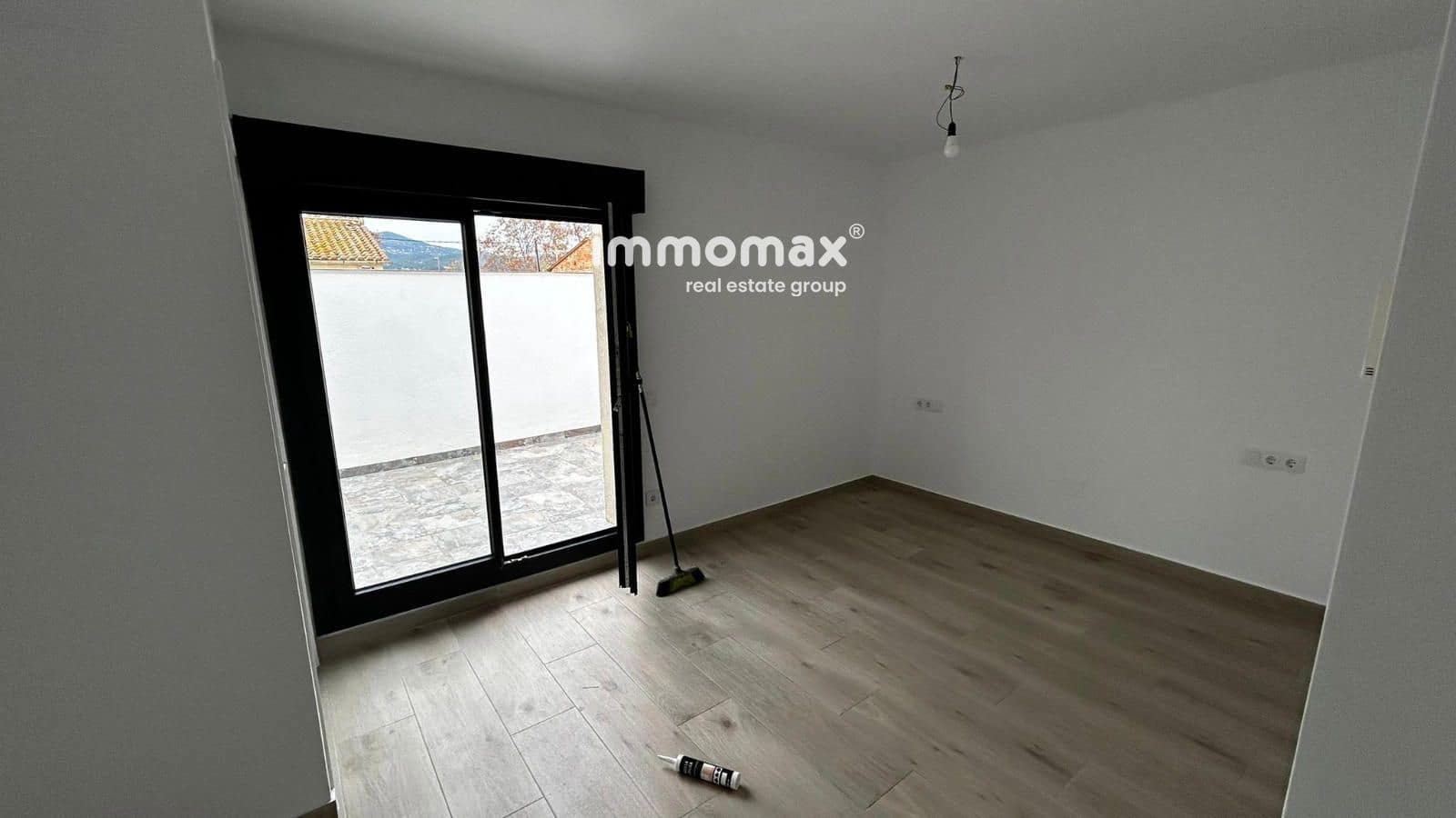4 chambre Maison de Ville à vendre à Santa Eulalia de Roncana avec garage - 393 000 € (Ref: 9410242)
