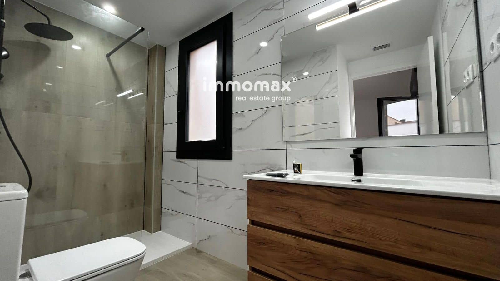 4 chambre Maison de Ville à vendre à Santa Eulalia de Roncana avec garage - 393 000 € (Ref: 9410242)