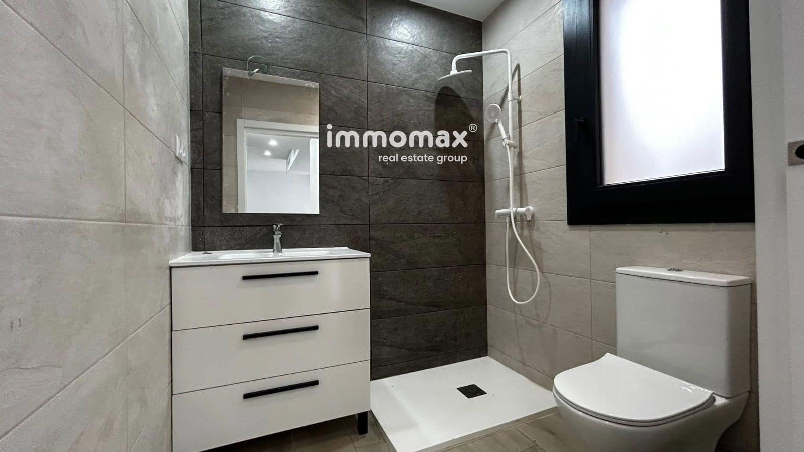 4 chambre Maison de Ville à vendre à Santa Eulalia de Roncana avec garage - 393 000 € (Ref: 9410242)