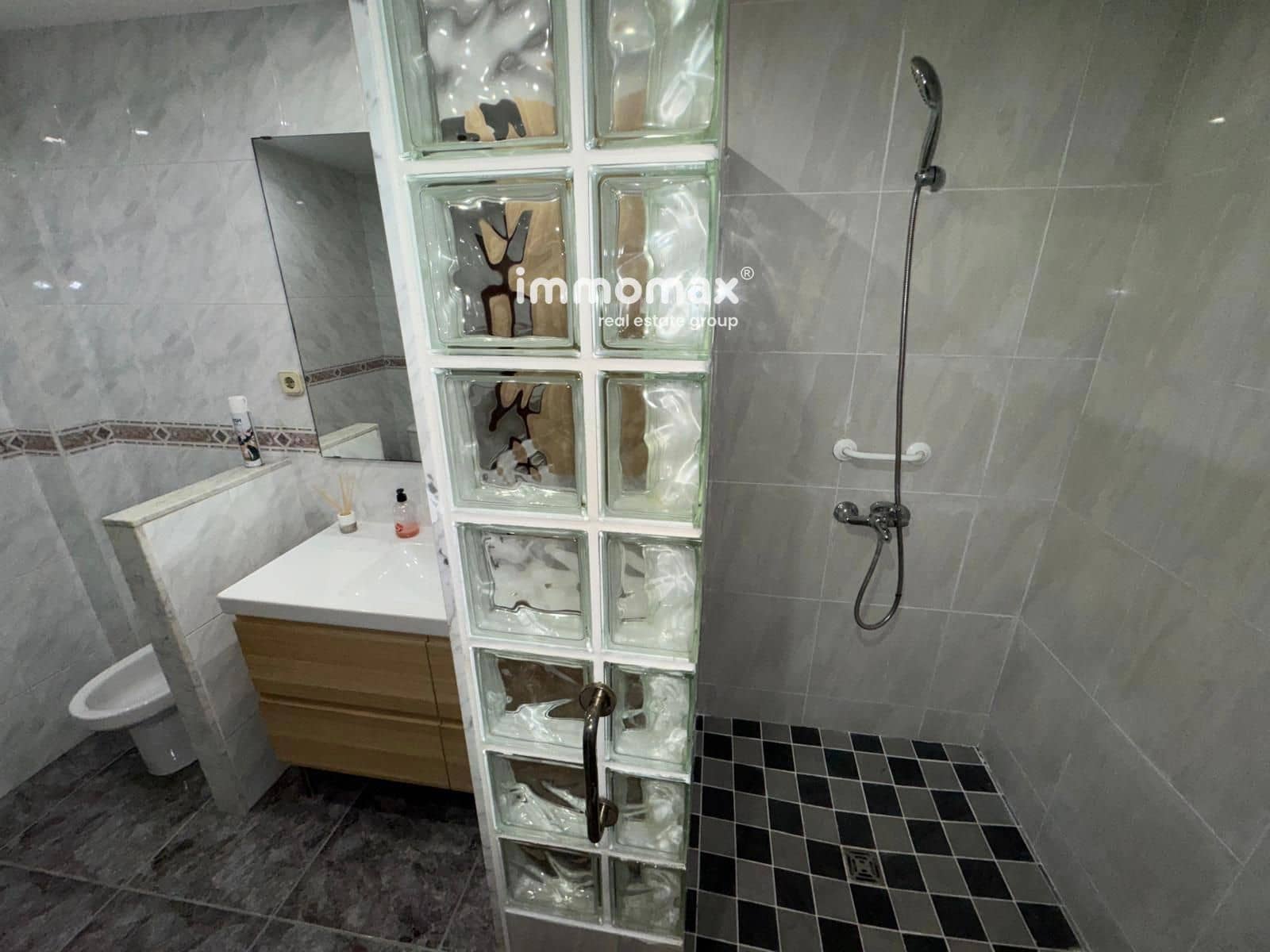 5 slaapkamer Villa te koop in Cornella de Llobregat met garage - € 920.000 (Ref: 9410243)