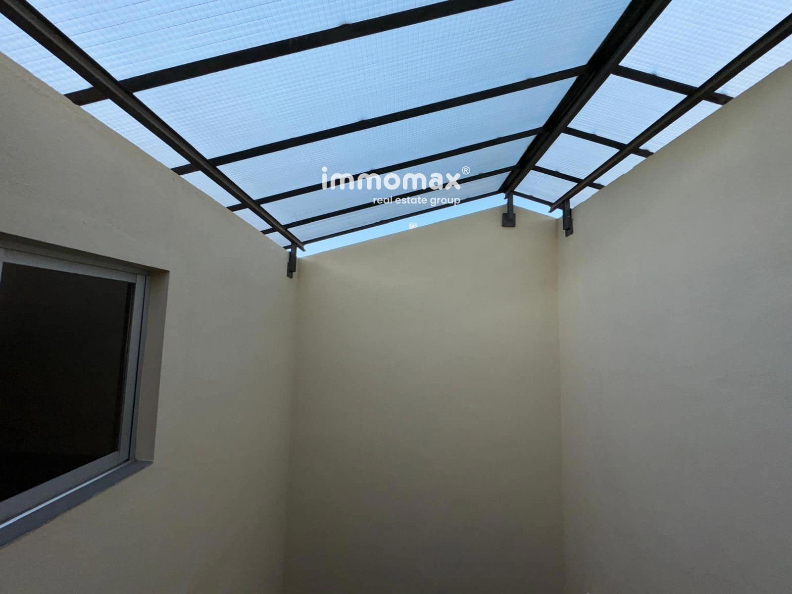 5 slaapkamer Villa te koop in Cornella de Llobregat met garage - € 920.000 (Ref: 9410243)