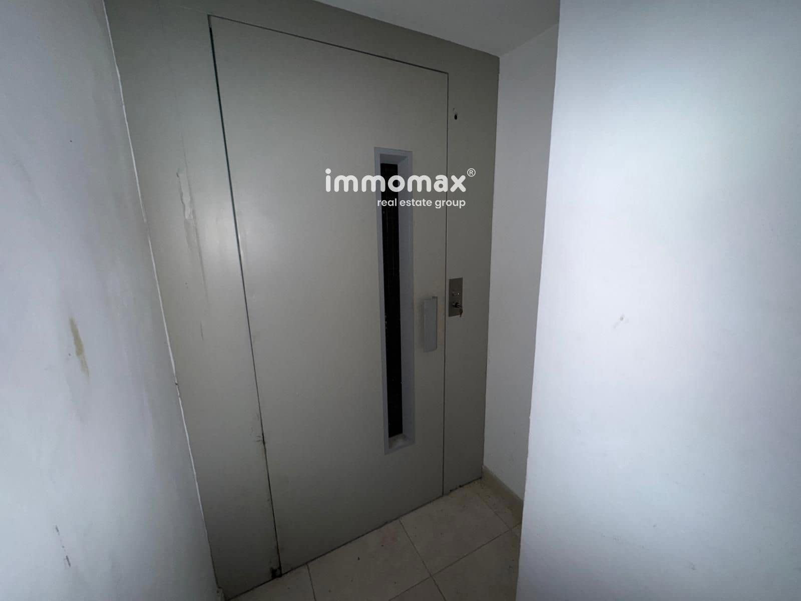 5 slaapkamer Villa te koop in Cornella de Llobregat met garage - € 920.000 (Ref: 9410243)