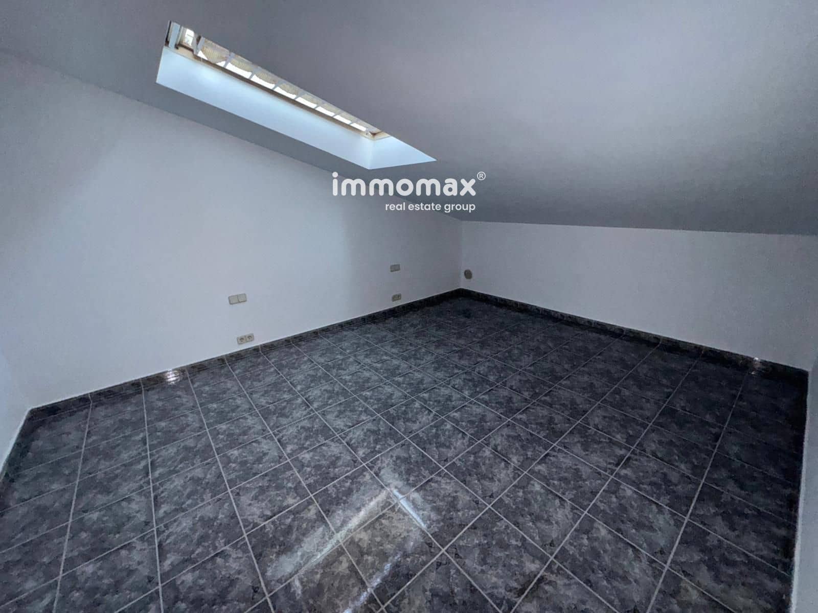 5 slaapkamer Villa te koop in Cornella de Llobregat met garage - € 920.000 (Ref: 9410243)