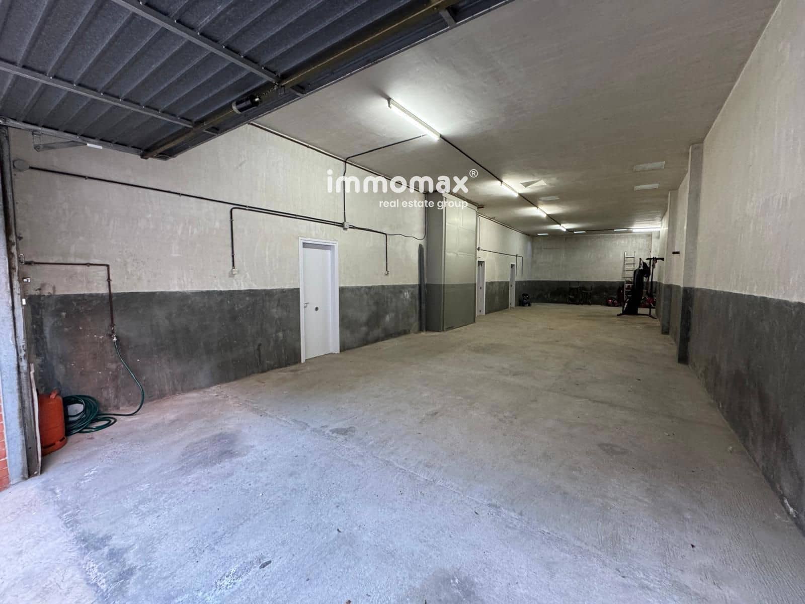 5 slaapkamer Villa te koop in Cornella de Llobregat met garage - € 920.000 (Ref: 9410243)