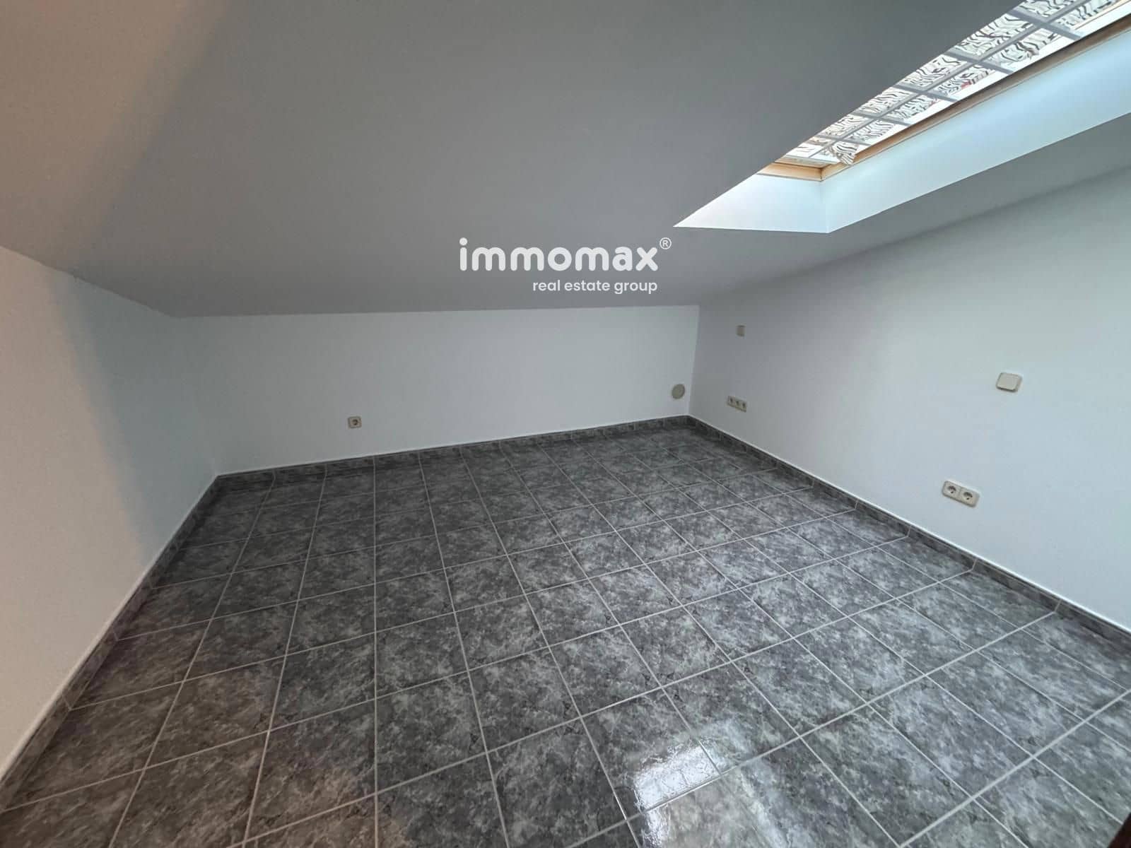 5 slaapkamer Villa te koop in Cornella de Llobregat met garage - € 920.000 (Ref: 9410243)