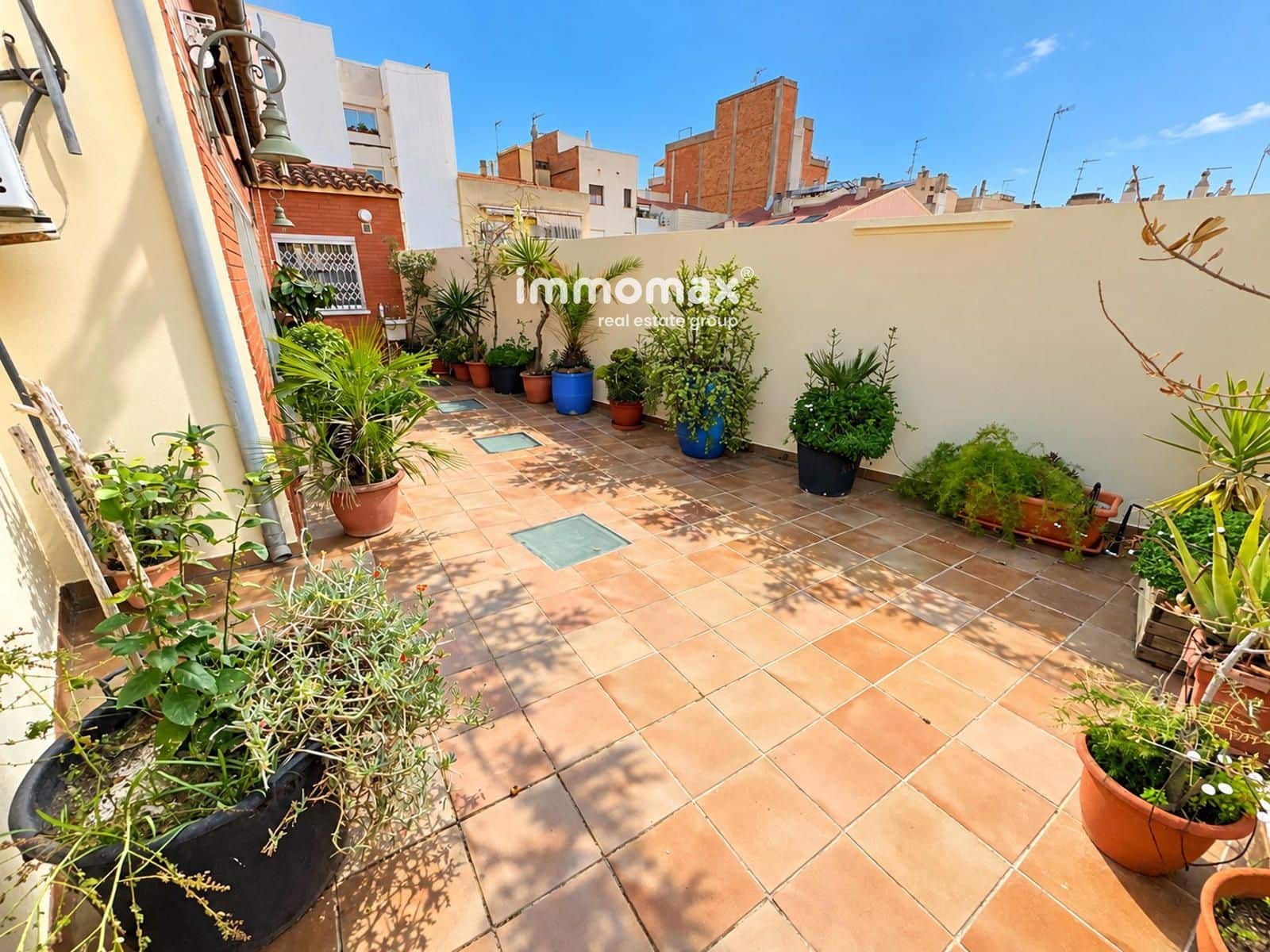 5 bedroom Villa for sale in Cornella de Llobregat with garage - € 729,000 (Ref: 9410243)