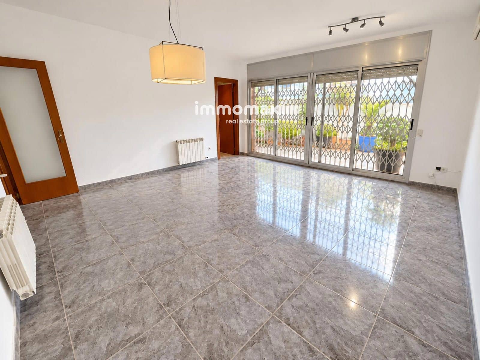 5 bedroom Villa for sale in Cornella de Llobregat with garage - € 729,000 (Ref: 9410243)