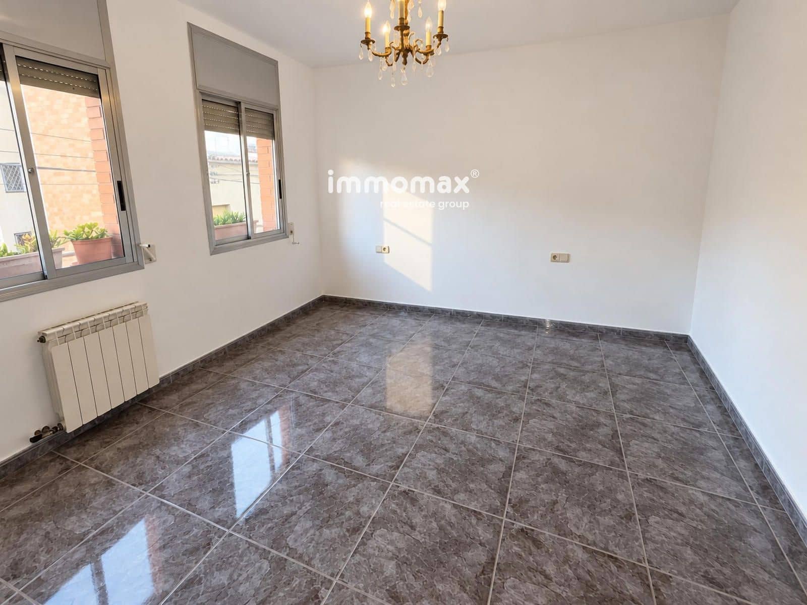 5 bedroom Villa for sale in Cornella de Llobregat with garage - € 729,000 (Ref: 9410243)