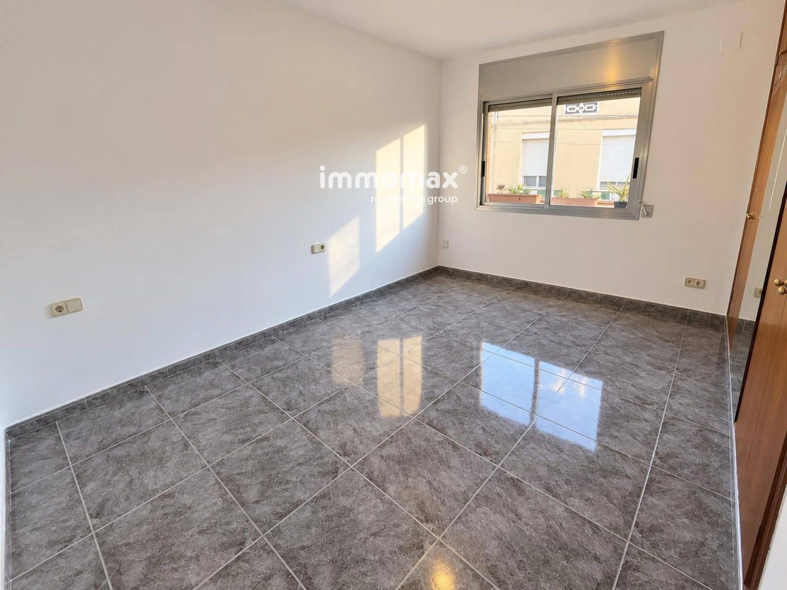 5 bedroom Villa for sale in Cornella de Llobregat with garage - € 729,000 (Ref: 9410243)