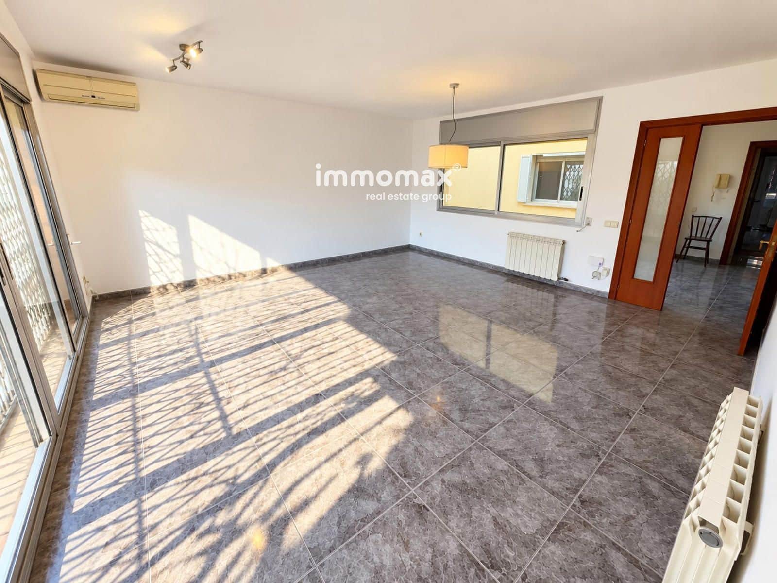 5 bedroom Villa for sale in Cornella de Llobregat with garage - € 729,000 (Ref: 9410243)