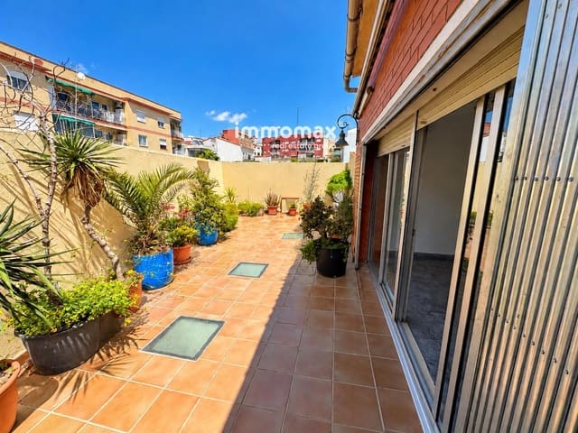 5 sovrum Villa till salu i Cornellà de Llobregat med garage - 729 000 € (Ref: 9410243)