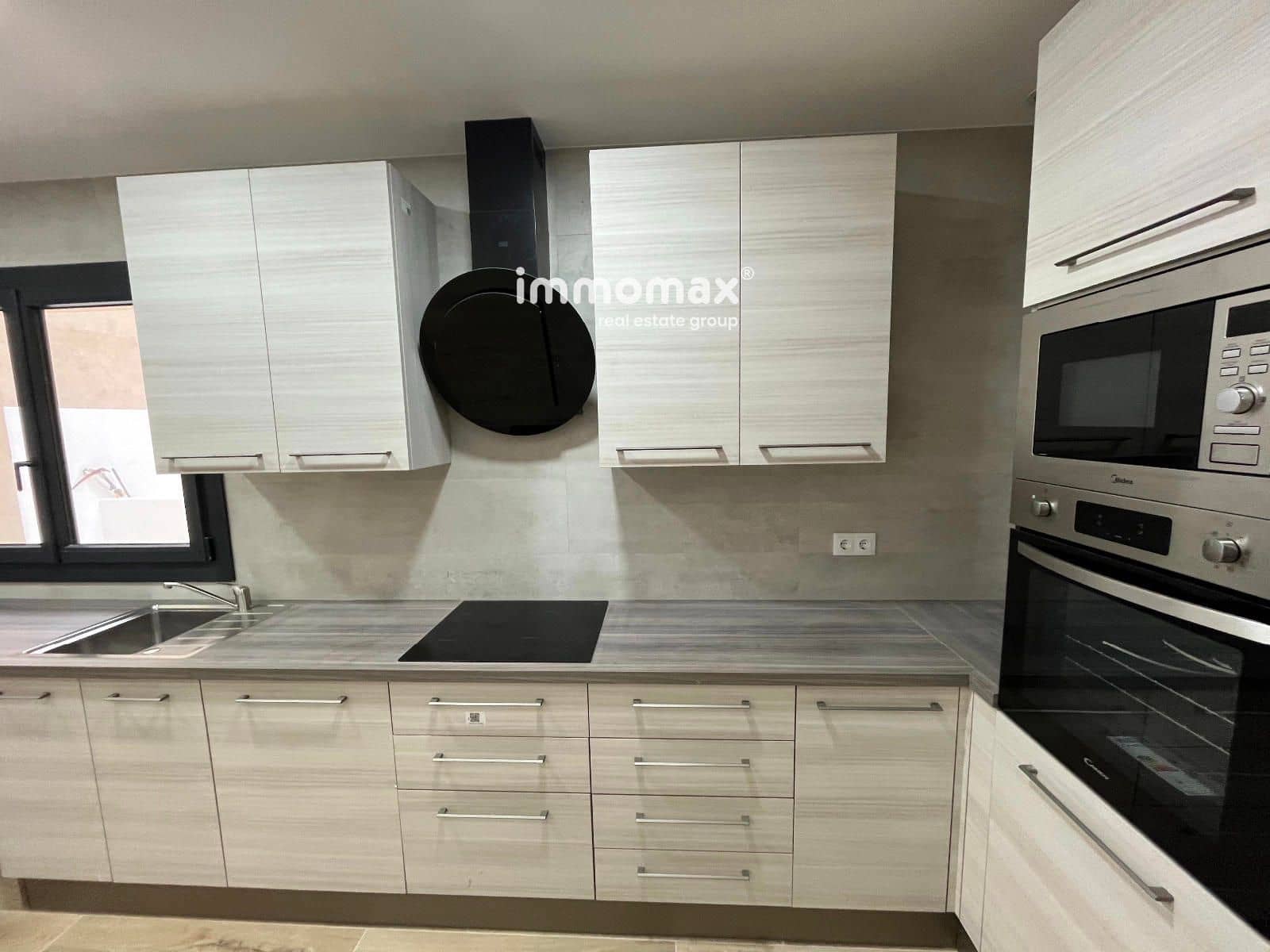 4 soverom Hus til salgs i Santa Eulalia de Roncana med garasje - € 415 000 (Ref: 9412709)