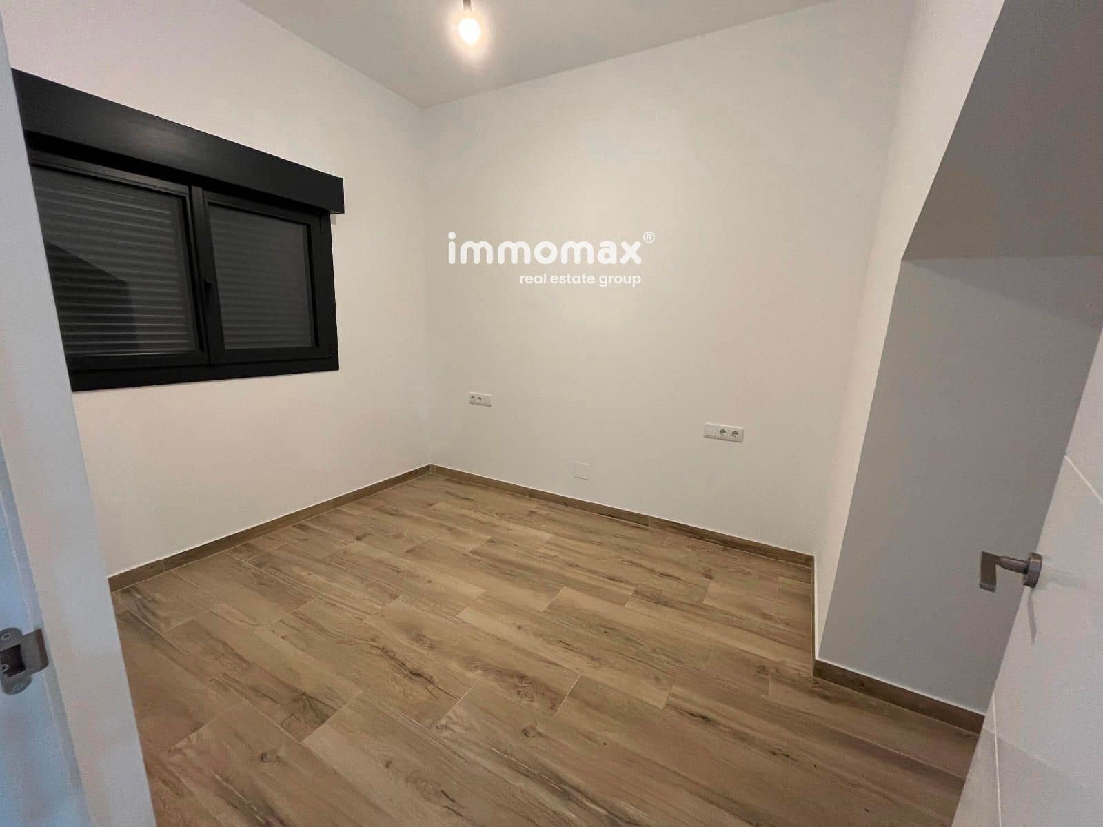 4 soverom Hus til salgs i Santa Eulalia de Roncana med garasje - € 415 000 (Ref: 9412709)