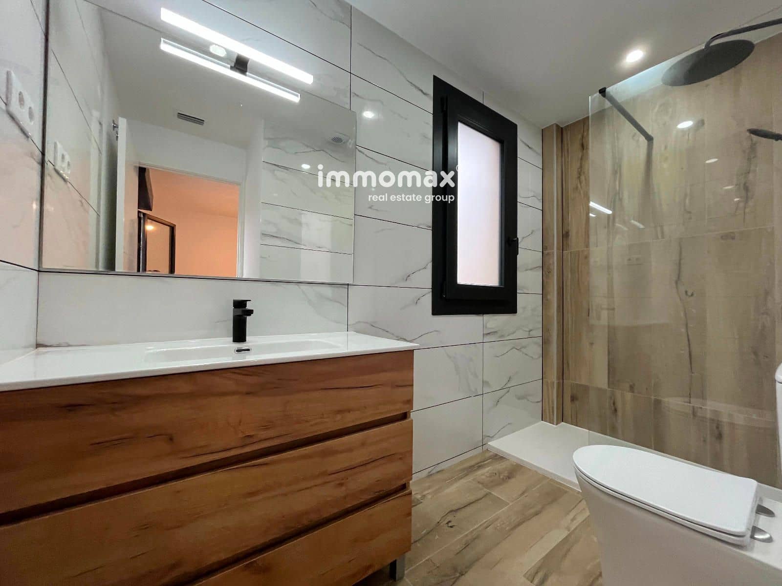 4 soverom Hus til salgs i Santa Eulalia de Roncana med garasje - € 415 000 (Ref: 9412709)