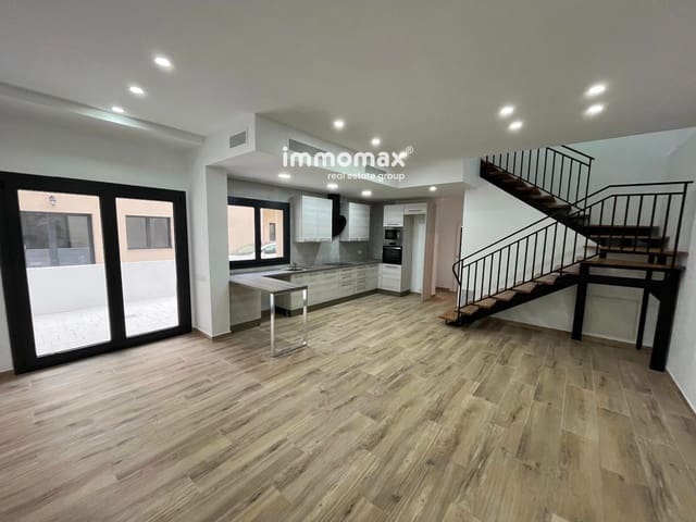 4 bedroom Townhouse for sale in Santa Eulàlia de Ronçana with garage - € 415,000 (Ref: 9412709)