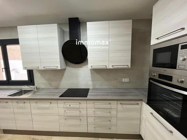 4 bedroom Townhouse for sale in Santa Eulàlia de Ronçana with garage - € 415,000 (Ref: 9412709)