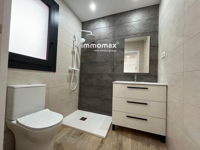 4 bedroom Townhouse for sale in Santa Eulàlia de Ronçana with garage - € 415,000 (Ref: 9412709)