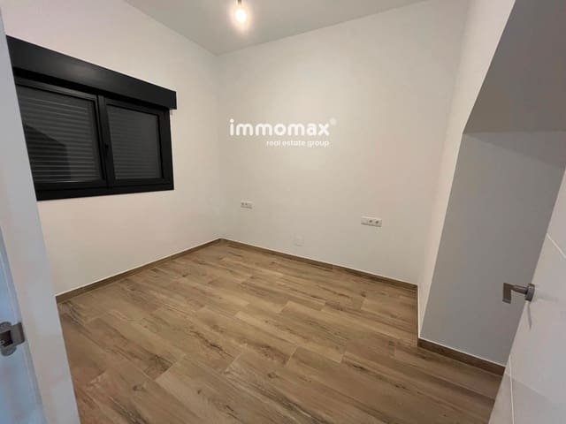 4 bedroom Townhouse for sale in Santa Eulàlia de Ronçana with garage - € 415,000 (Ref: 9412709)