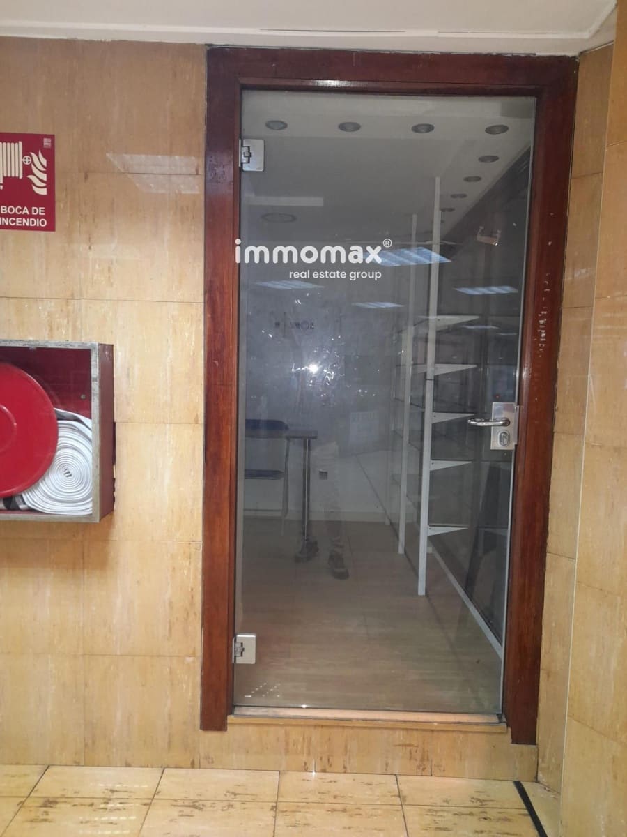 Commercial for rent in Barcelona city - € 350 (Ref: 9418990)