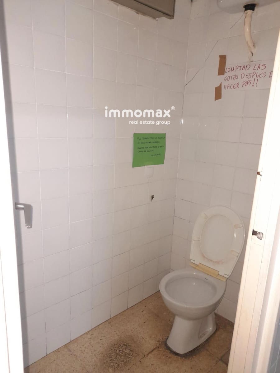 Commercial for rent in Barcelona city - € 350 (Ref: 9418990)