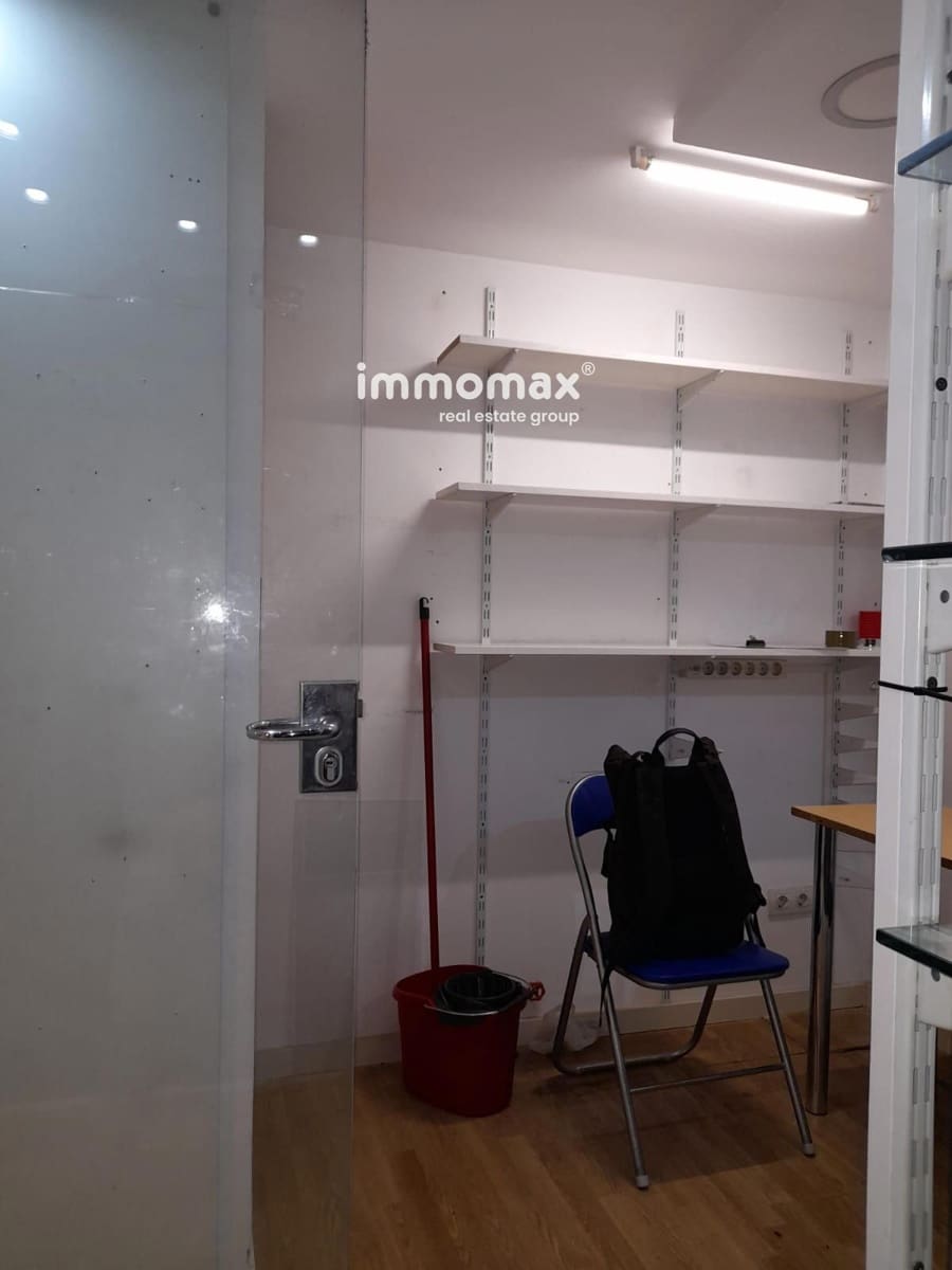 Commercial for rent in Barcelona city - € 350 (Ref: 9418990)
