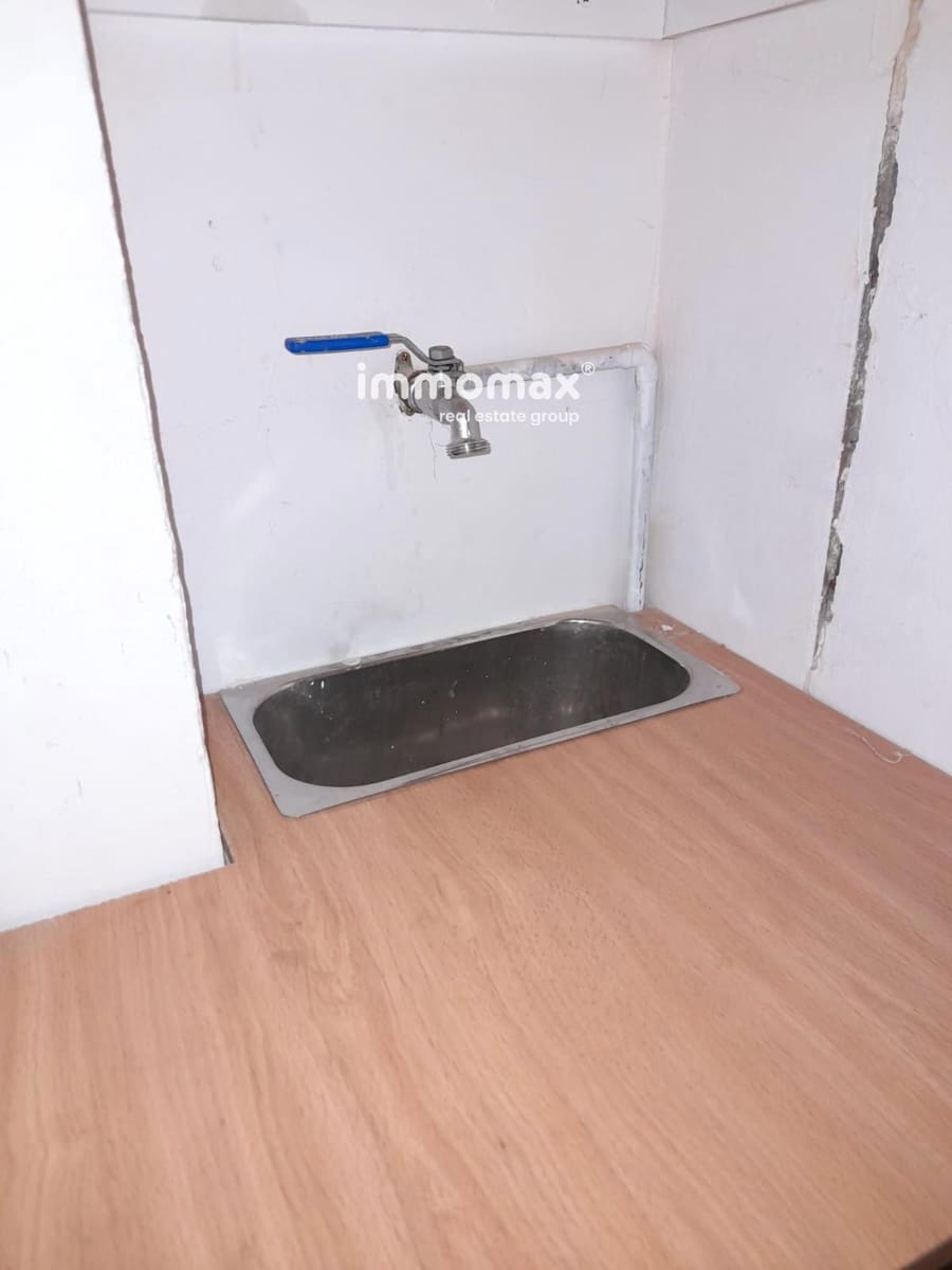 Commercial for rent in Barcelona city - € 350 (Ref: 9418990)