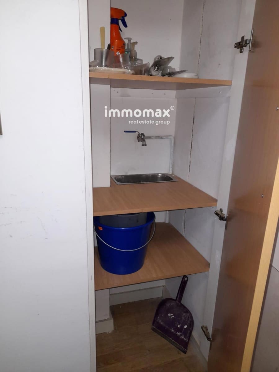 Commercial for rent in Barcelona city - € 350 (Ref: 9418990)