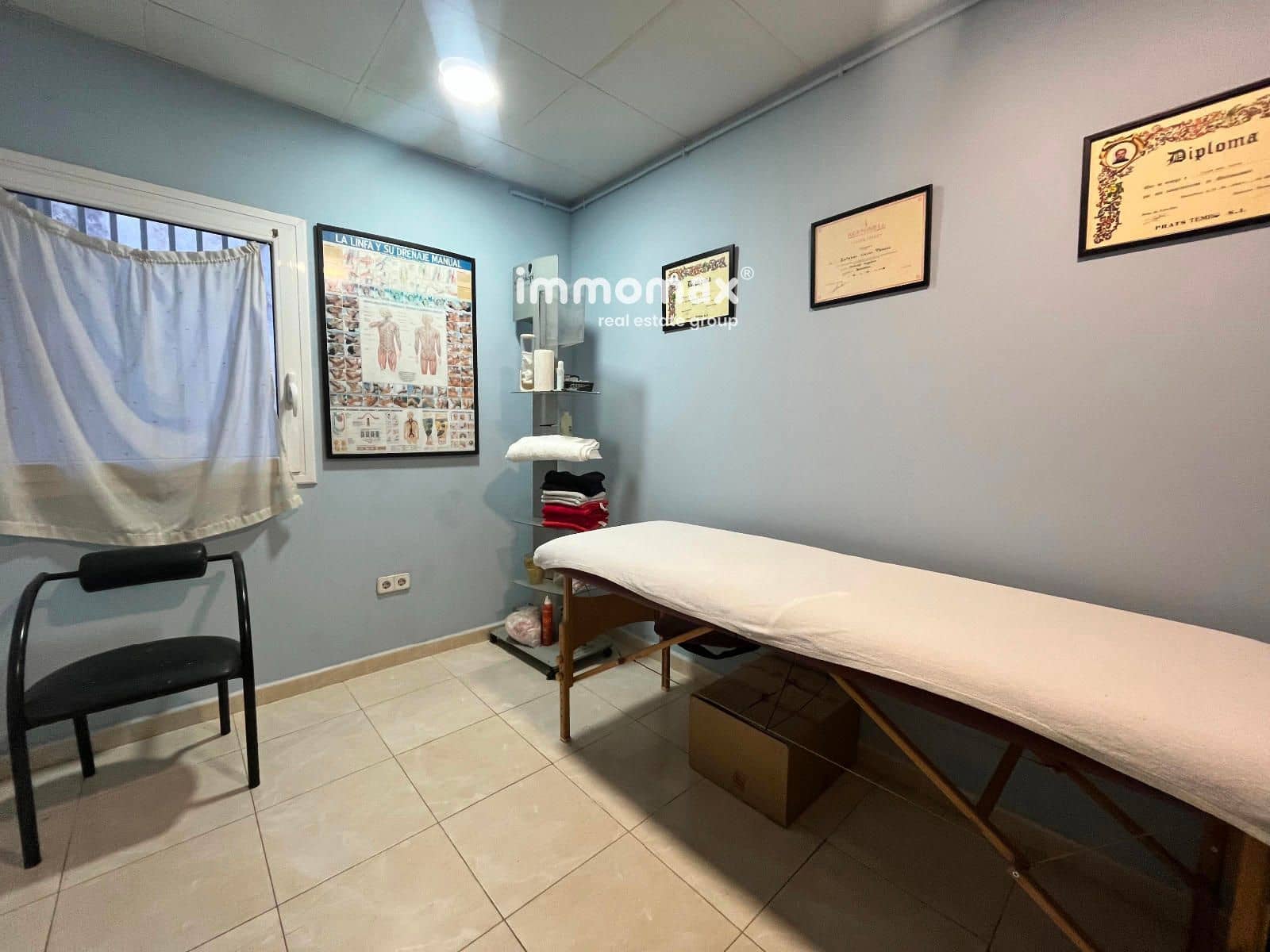 Commercial for sale in Vilanova i la Geltru - € 148,000 (Ref: 9421699)