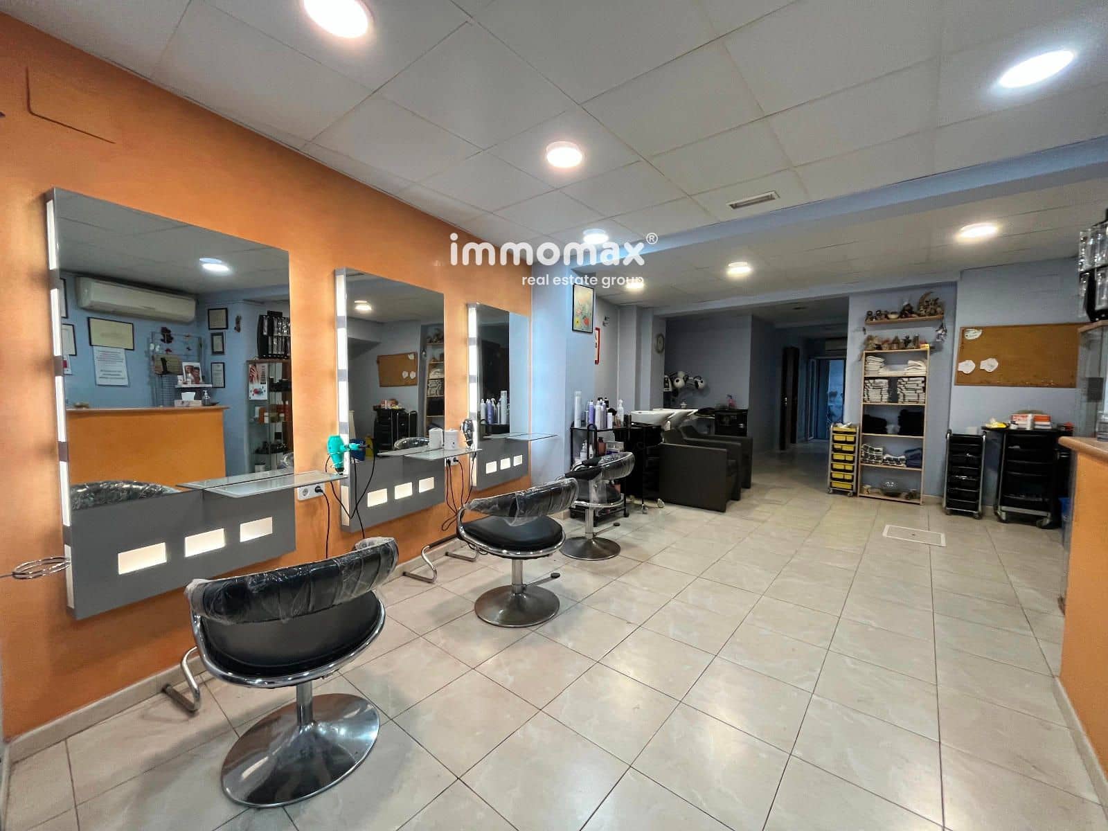Commercial for sale in Vilanova i la Geltru - € 148,000 (Ref: 9421699)