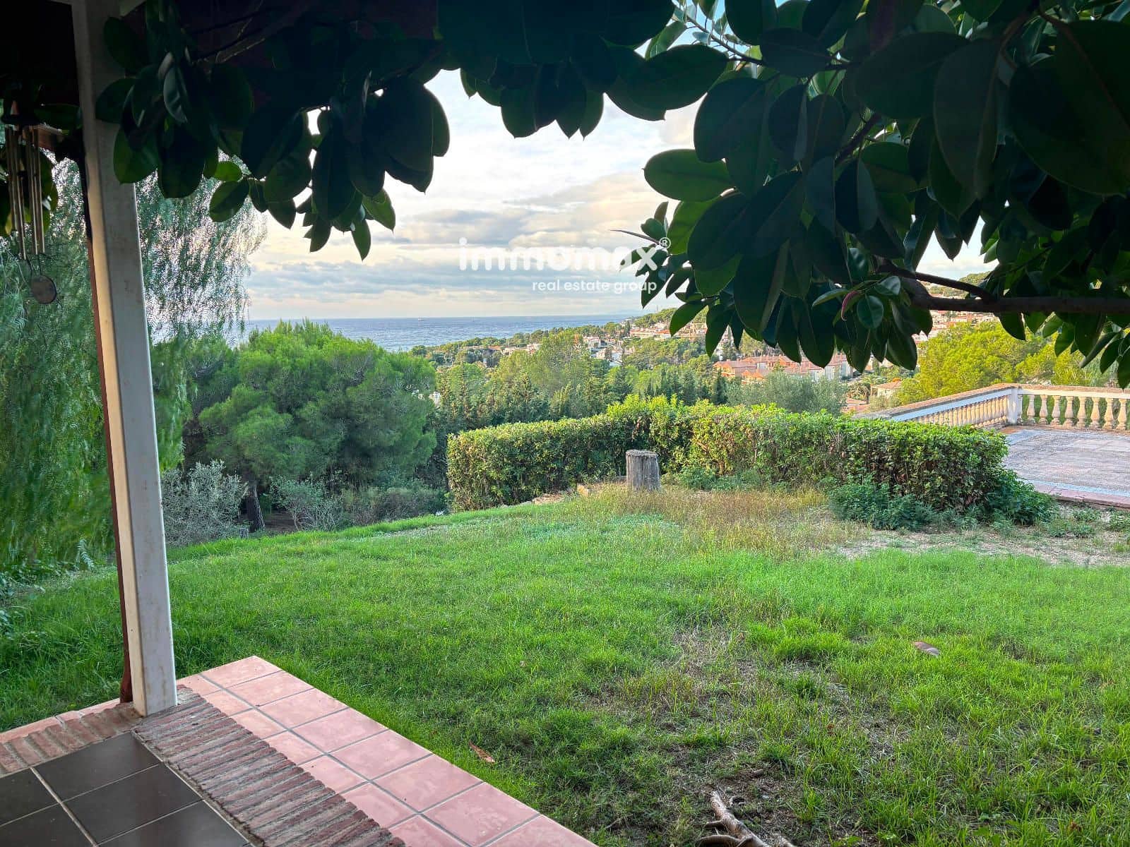 8 soverom Villa til salgs i Tarragona by med svømmebasseng garasje - € 1 250 000 (Ref: 9426613)