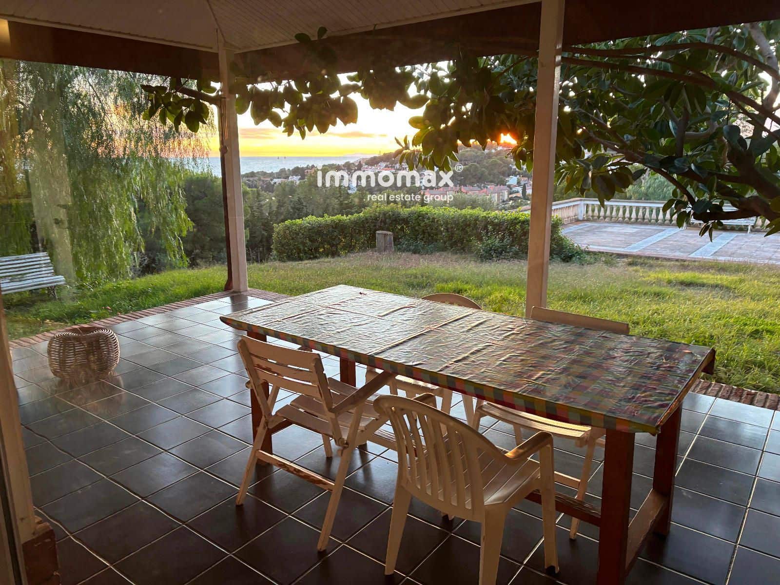 8 soverom Villa til salgs i Tarragona by med svømmebasseng garasje - € 1 250 000 (Ref: 9426613)