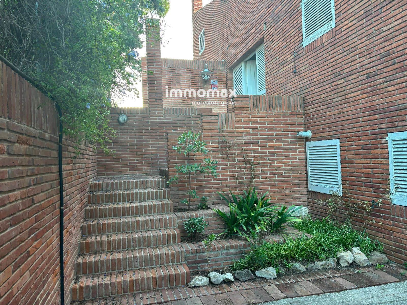 8 soverom Villa til salgs i Tarragona by med svømmebasseng garasje - € 1 250 000 (Ref: 9426613)