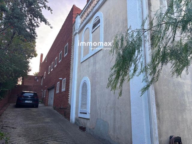 8 bedroom Villa for sale in Tarragona city with pool garage - € 1,250,000 (Ref: 9426613)