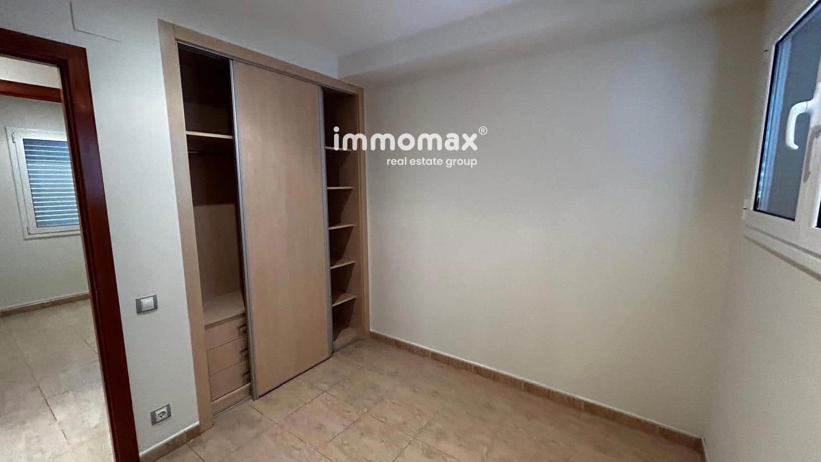 4 bedroom Townhouse for sale in Santa Eulalia de Roncana - € 289,000 (Ref: 9436263)