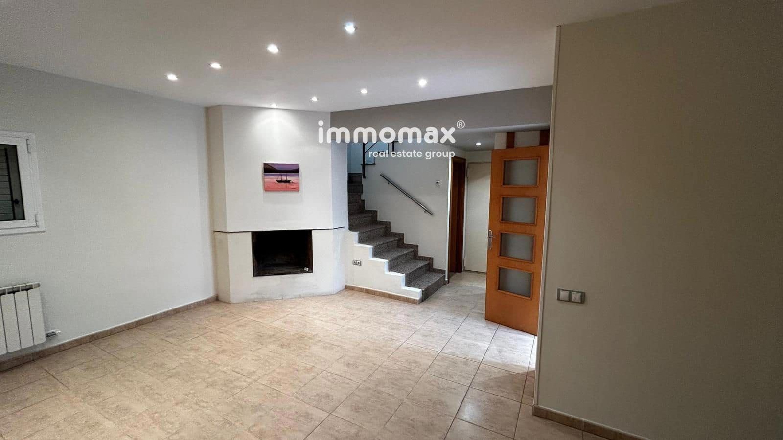 4 bedroom Townhouse for sale in Santa Eulalia de Roncana - € 289,000 (Ref: 9436263)